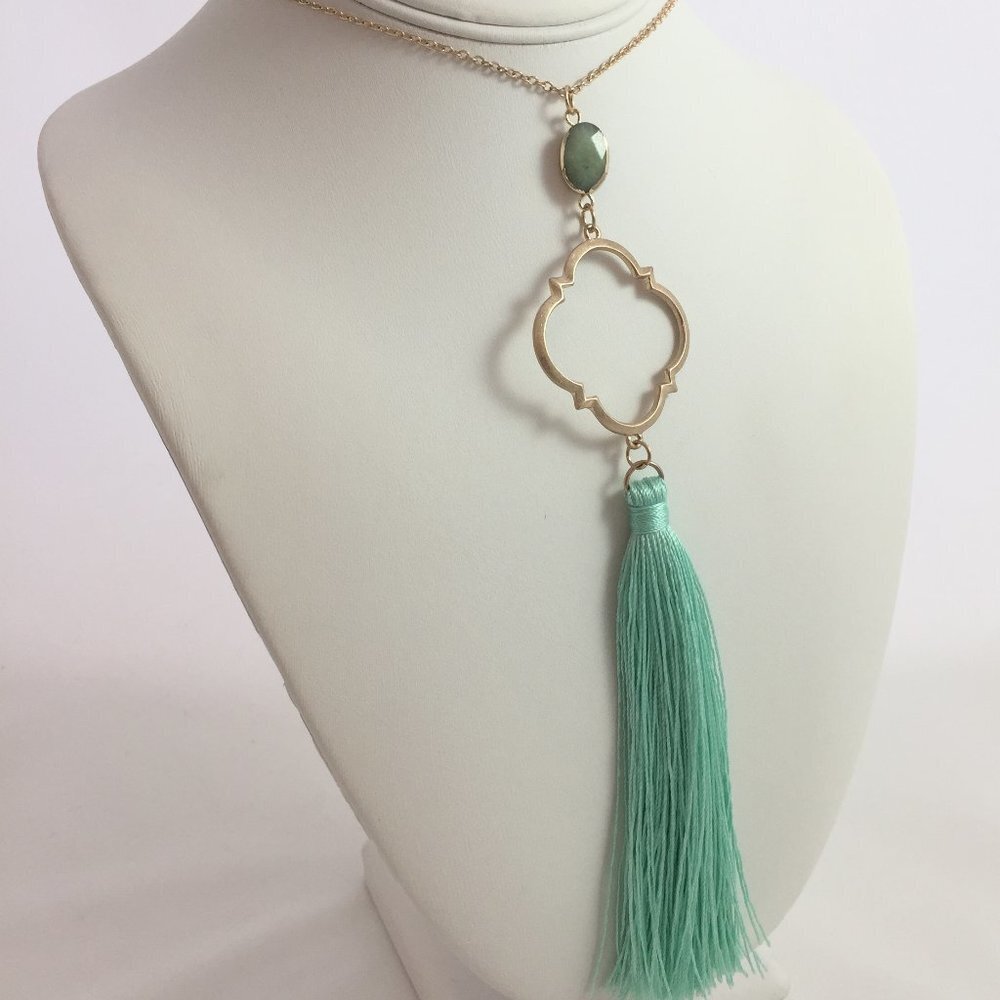 Jewelry necklace long tassel style gold tone green stone fashion brand new